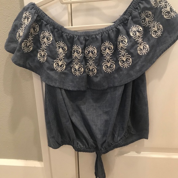 American Rag Crop Top - Picture 2 of 3